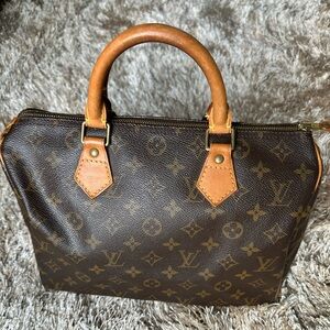 Louis Vuitton LV Hand Bag Speedy
30 Brown Monogram (sold)